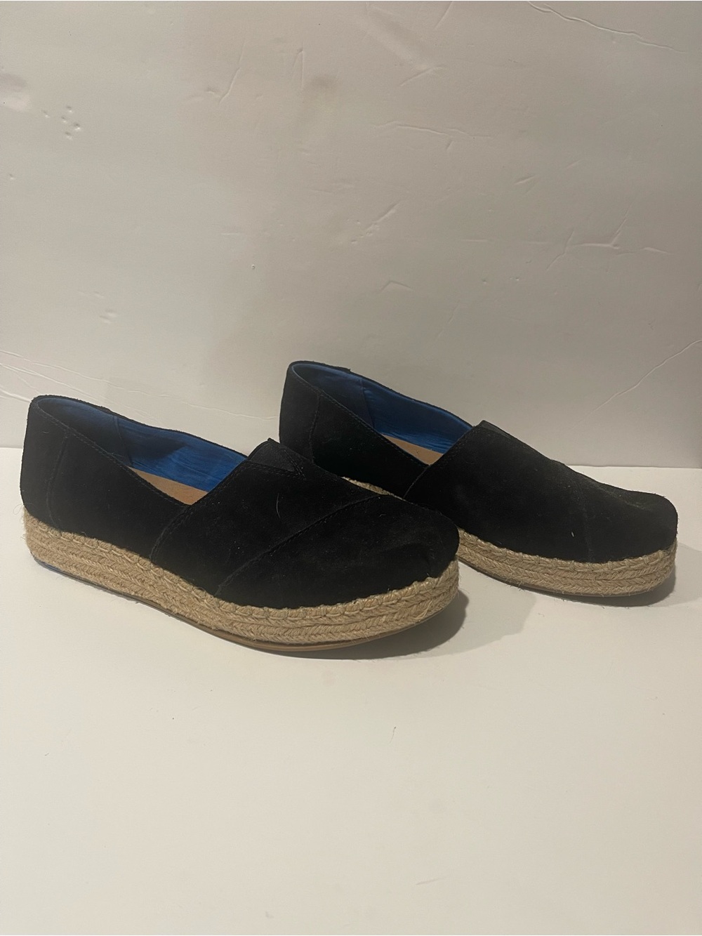 Tom’s 9.5 Black Espadrille Platform Slip-On Flats